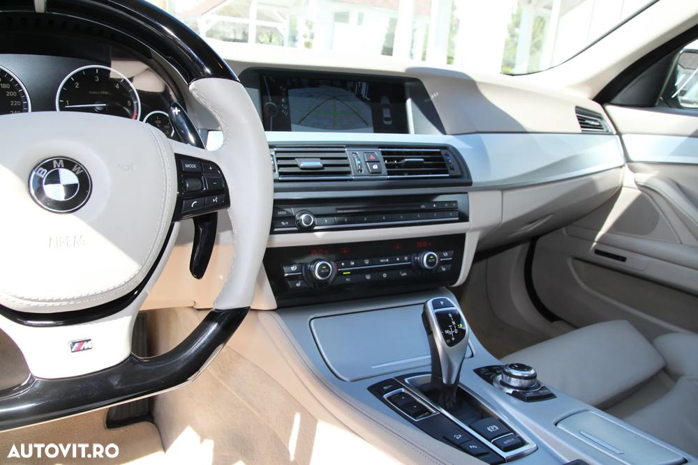 BMW Seria 5 525d xDrive AT - 35