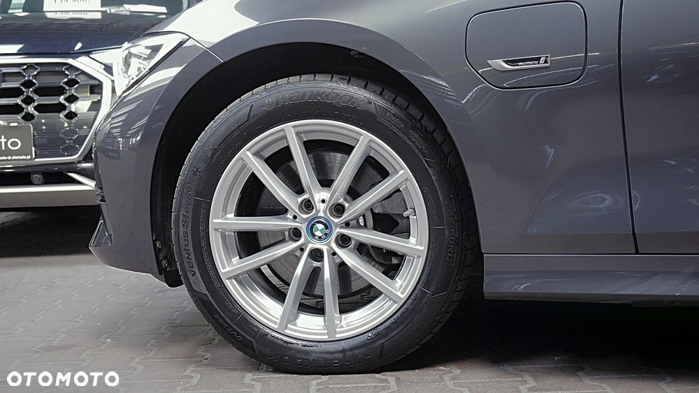 BMW Seria 3 320e - 13