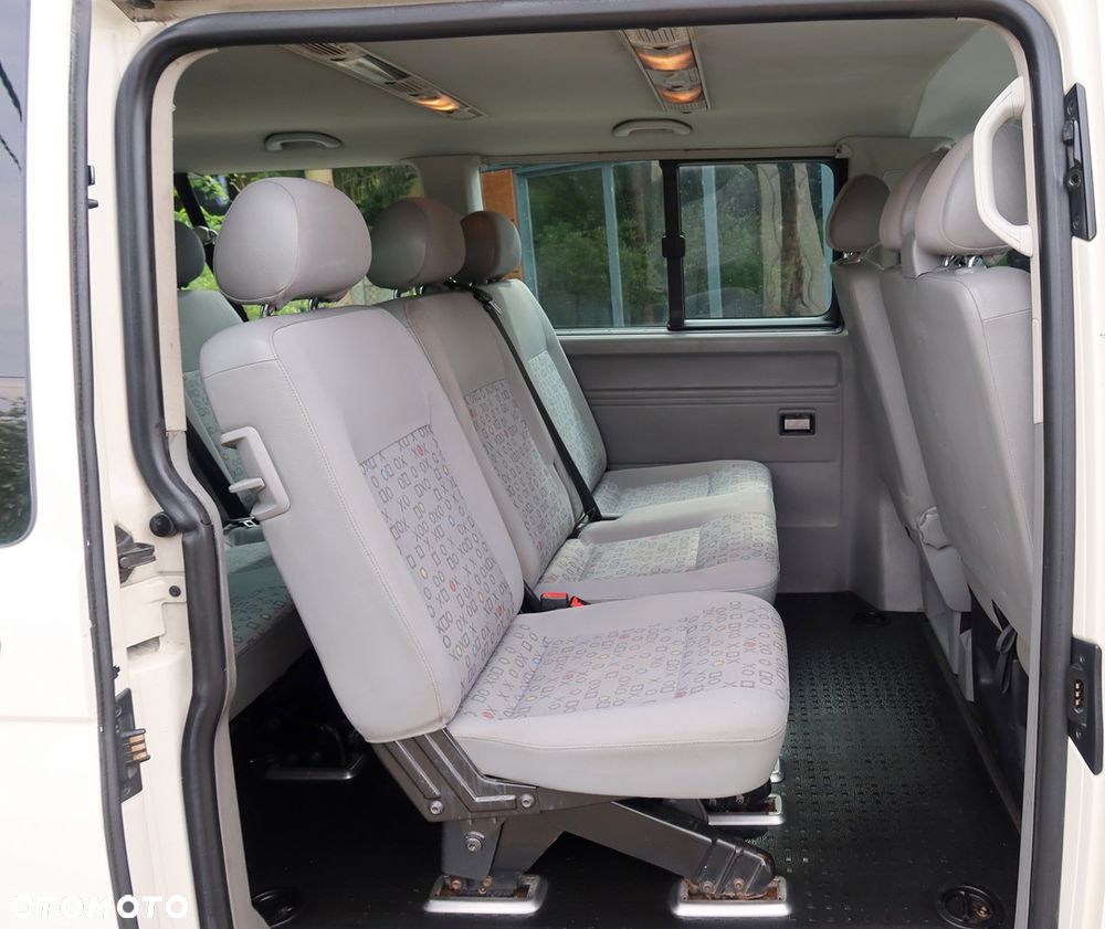 Volkswagen Transporter - 16