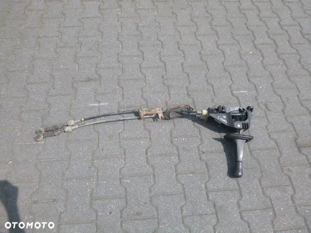 LEWAREK WYBIERAK + LINKI ZMIANY BIEGÓW TOYOTA YARIS II 1.3 - 6