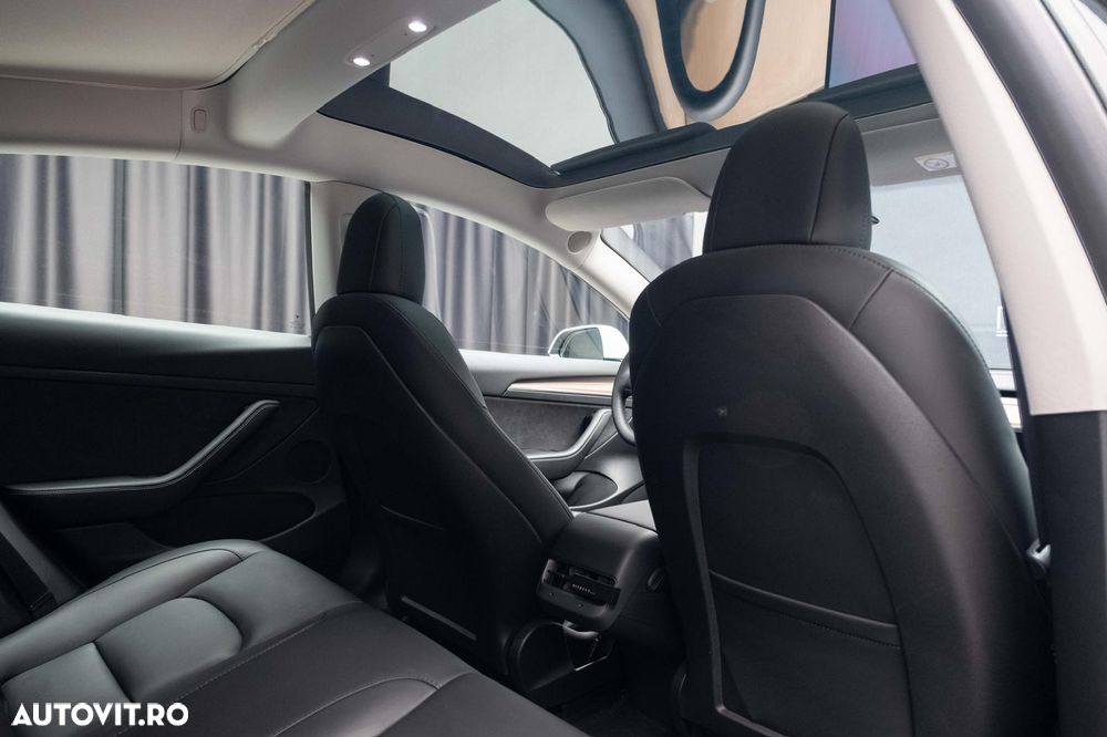Tesla Model 3 RWD - 10