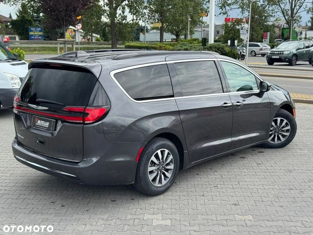 Chrysler Pacifica - 8
