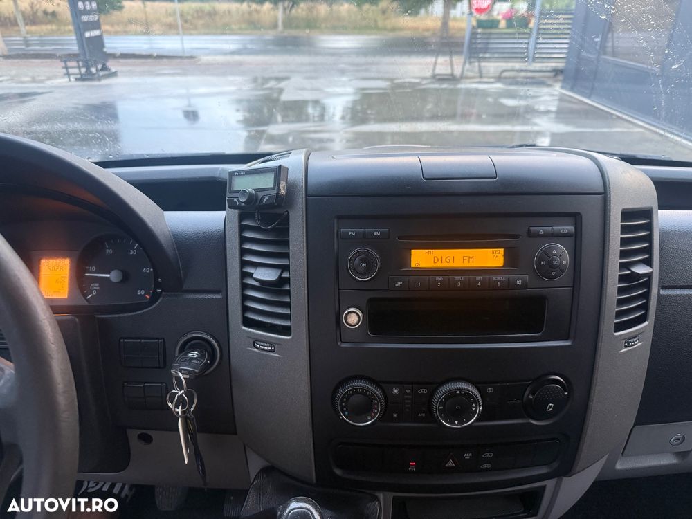 Mercedes-Benz Sprinter - 9