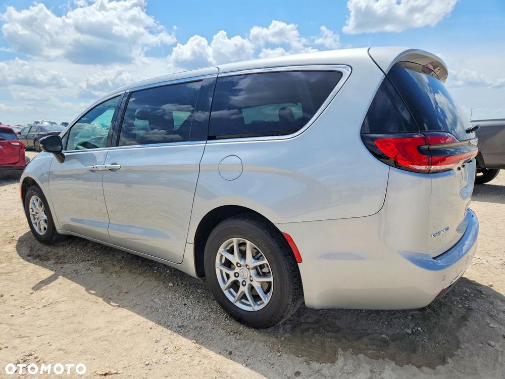 Chrysler Pacifica - 6