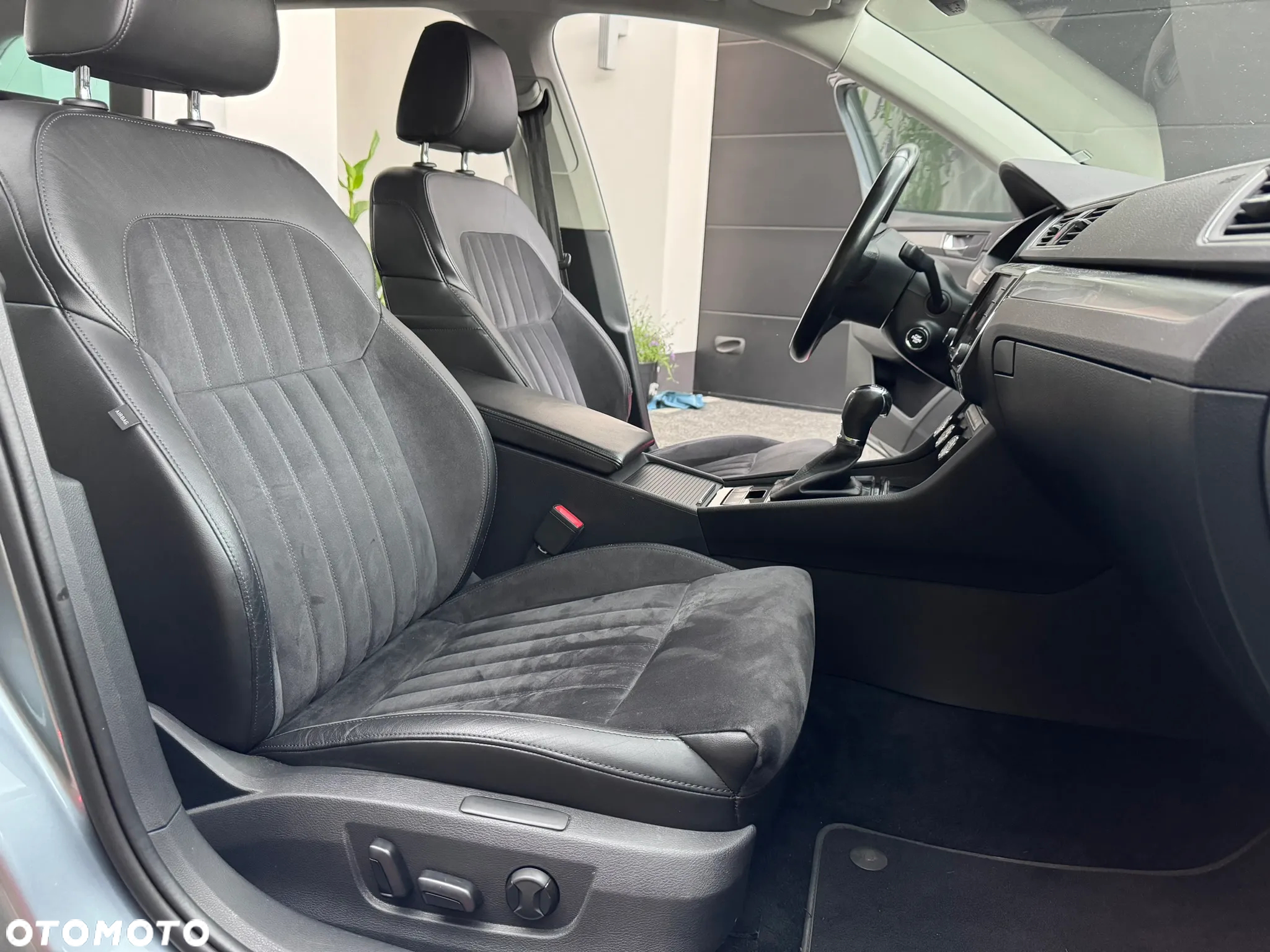 Skoda Superb 2.0 TDI Sportline DSG - 20