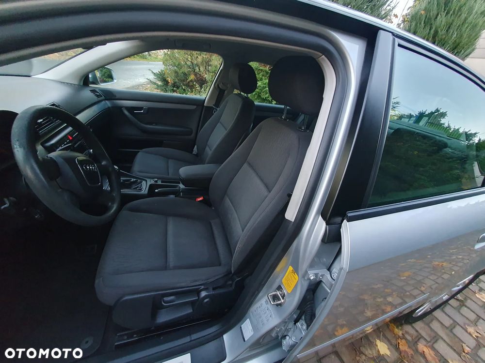 Audi A4 Limousine - 10