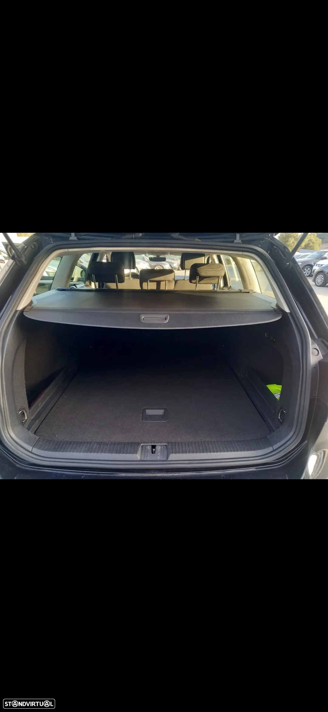 VW Passat Variant 2.0 TDi Trendline - 19
