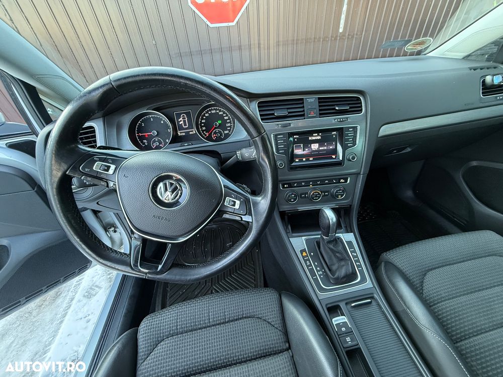 Volkswagen Golf Variant 1.6 TDI BlueMotion Technology DSG Lounge - 11