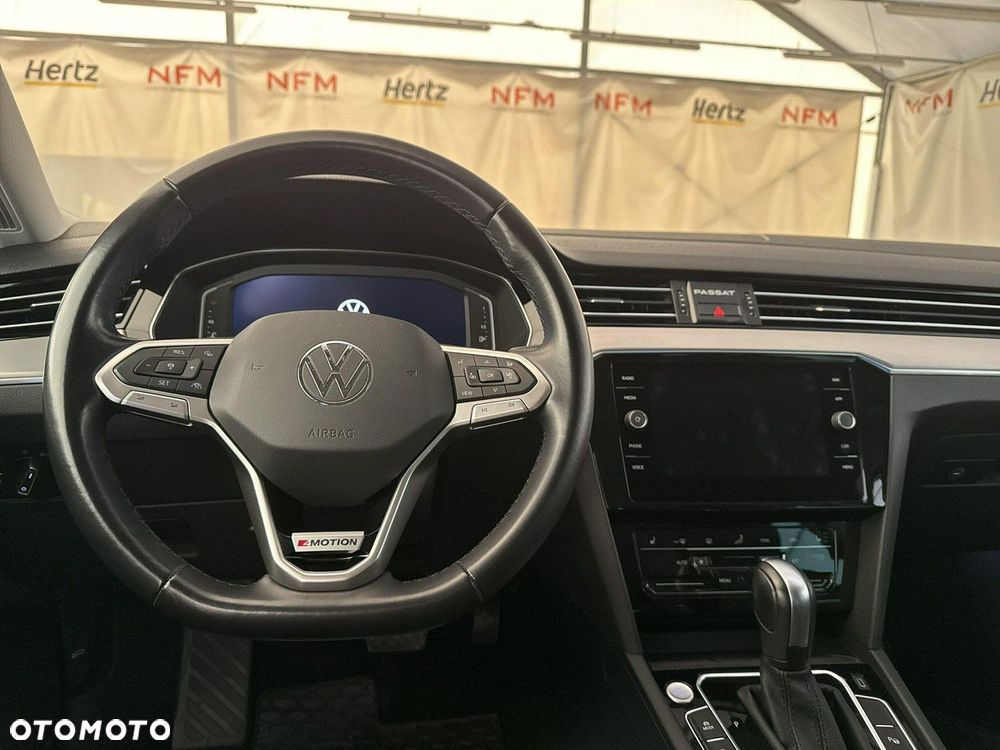 Volkswagen Passat - 14