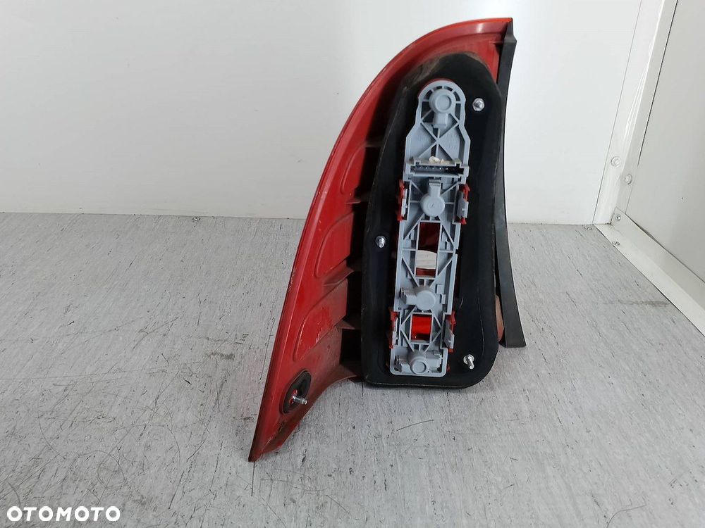 LAMPA TYLNA PRAWA MERCEDES-BENZ KLASA C W203 KOMBI - 6