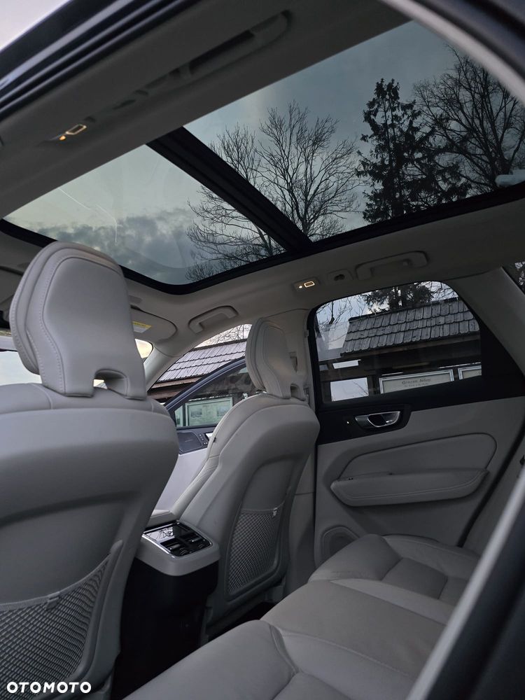 Volvo XC 60 B5 B AWD Plus Bright - 14