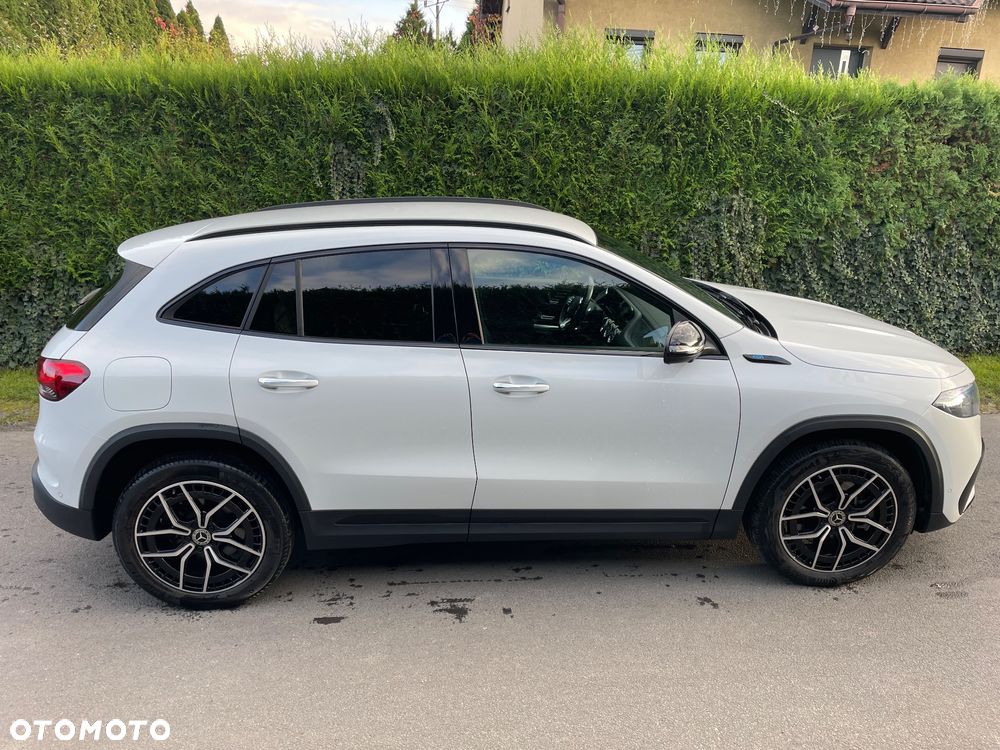 Mercedes-Benz EQA 350 66.5kWh 4-Matic AMG Line - 4