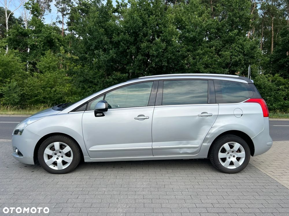 Peugeot 5008 - 5