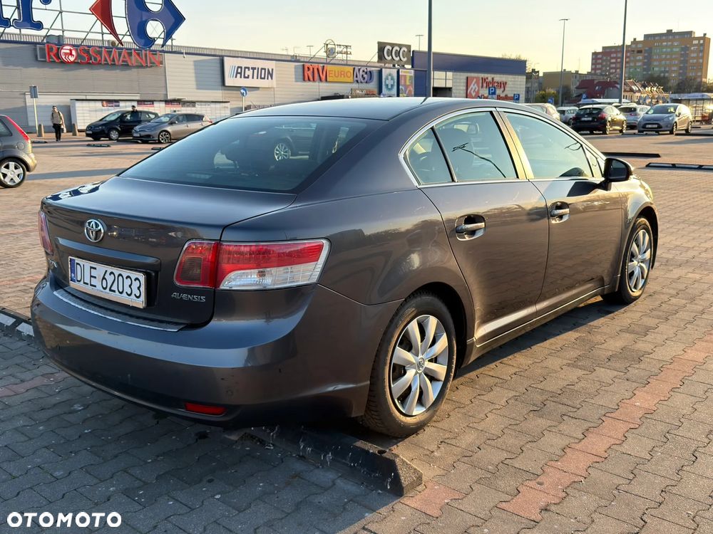 Toyota Avensis 2.0 D-4D Sol - 4