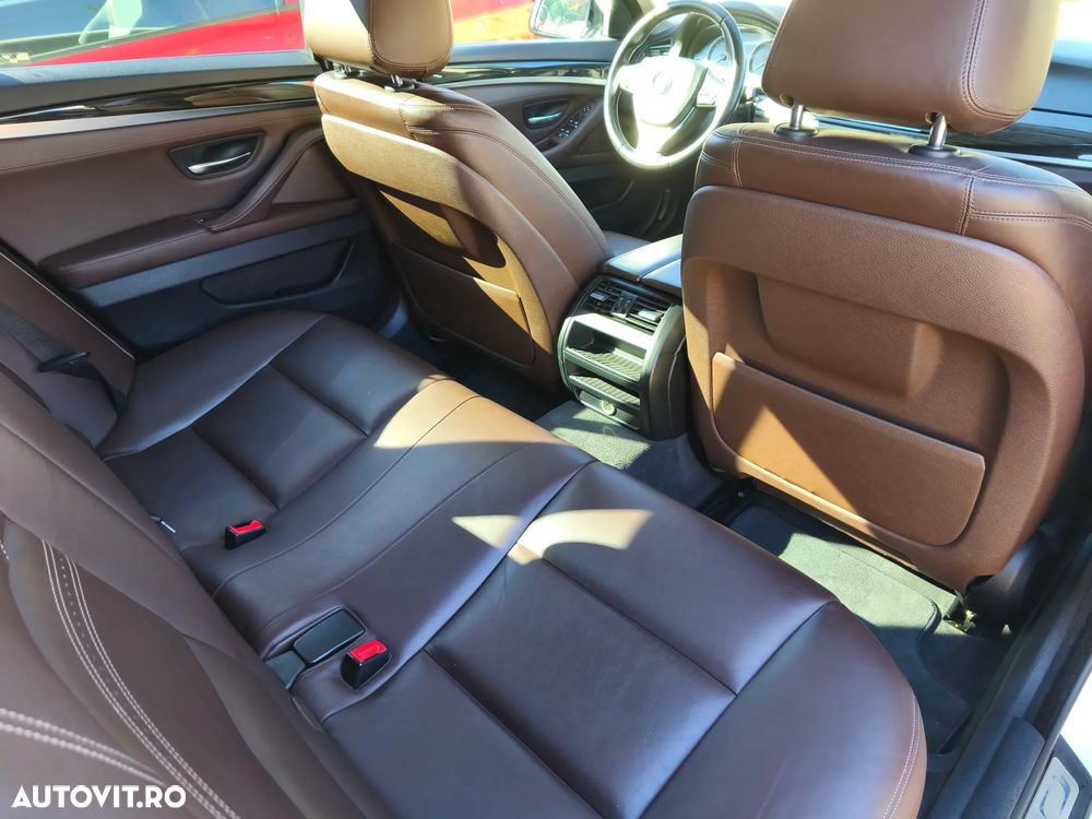 BMW Seria 5 525d xDrive Touring Sport-Aut. Luxury Line - 14