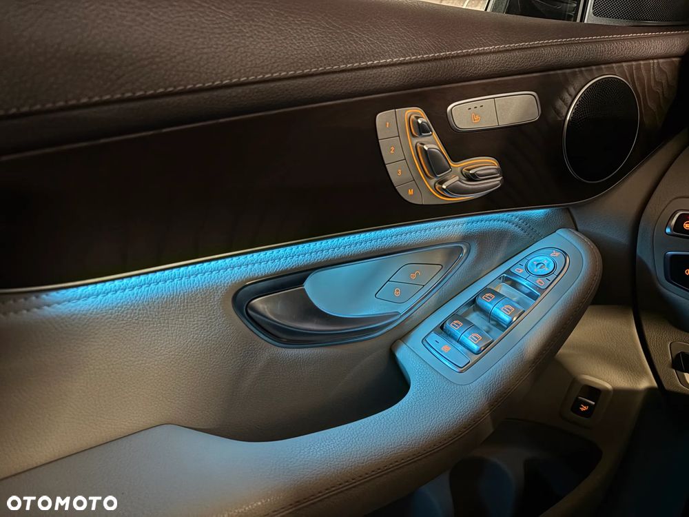 Mercedes-Benz GLC - 27