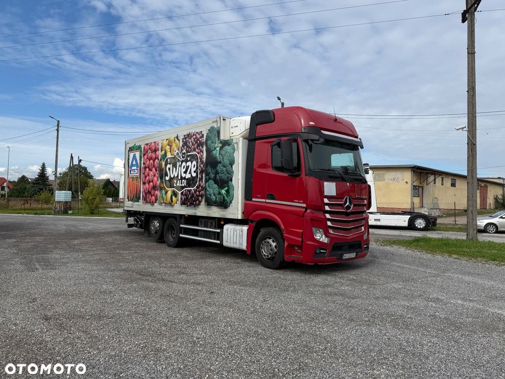 Mercedes-Benz Actors 2545 - 2