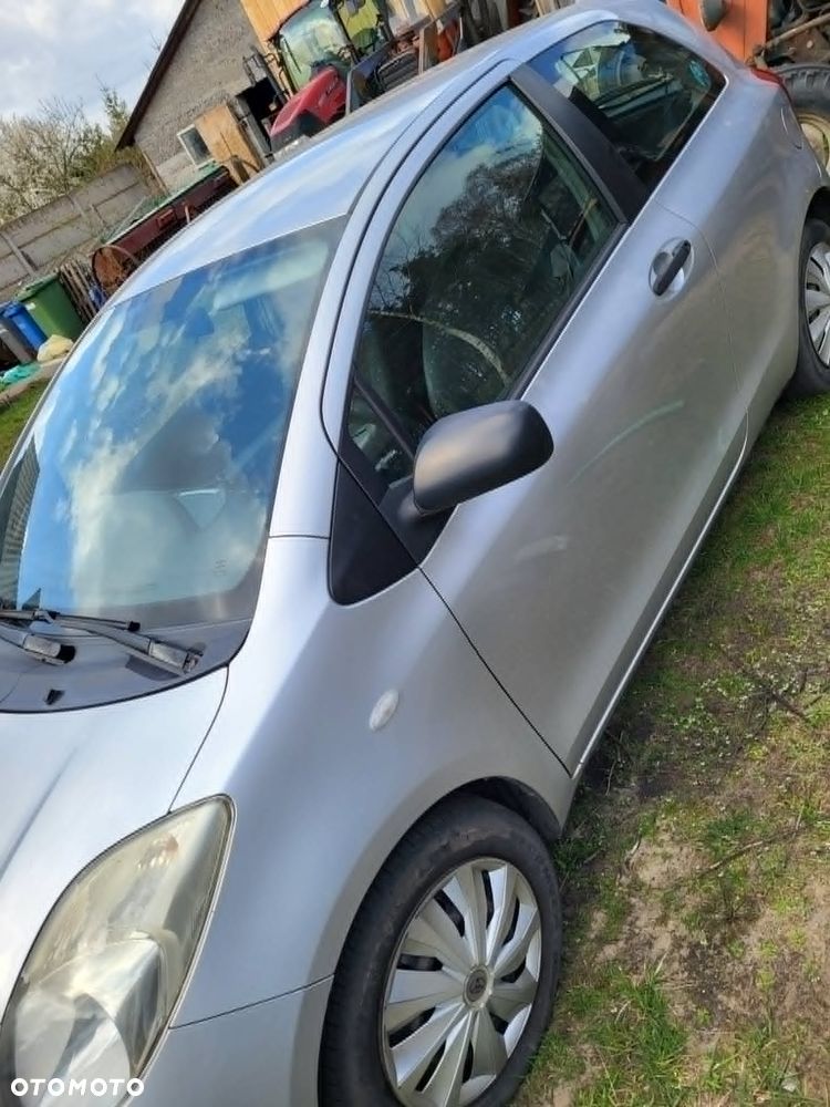 Toyota Yaris - 3