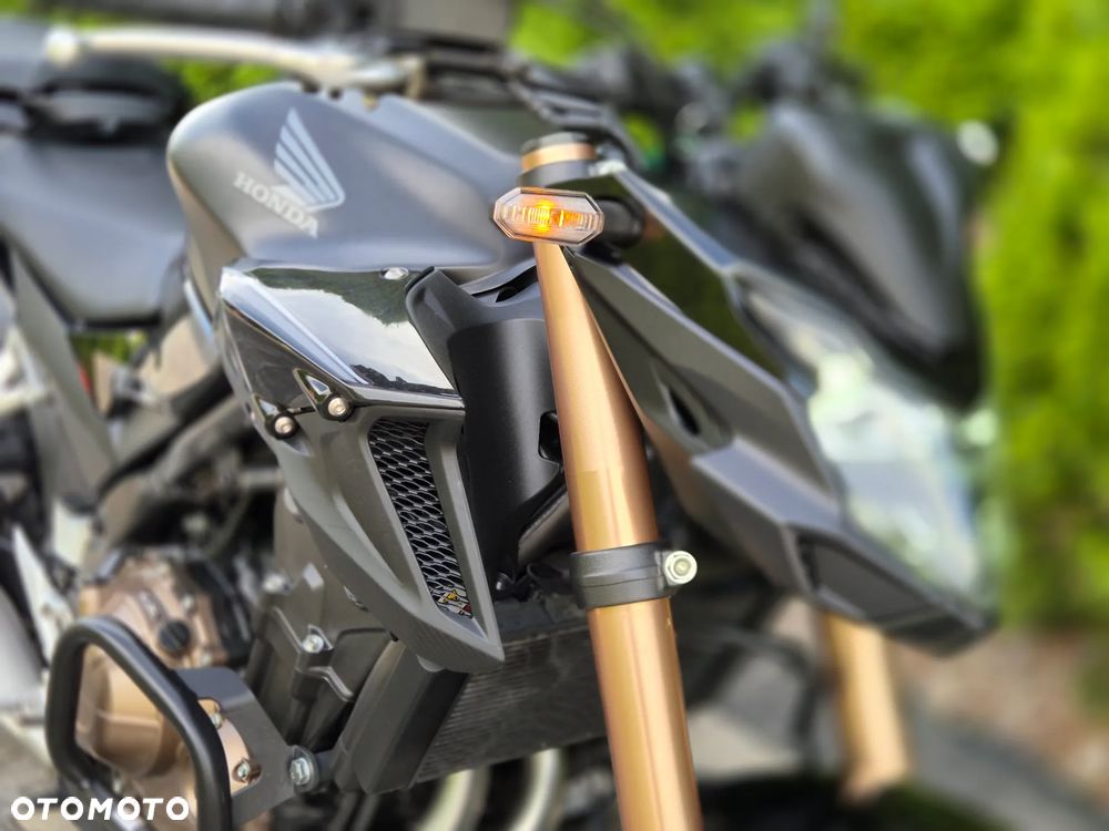 Honda CB - 12