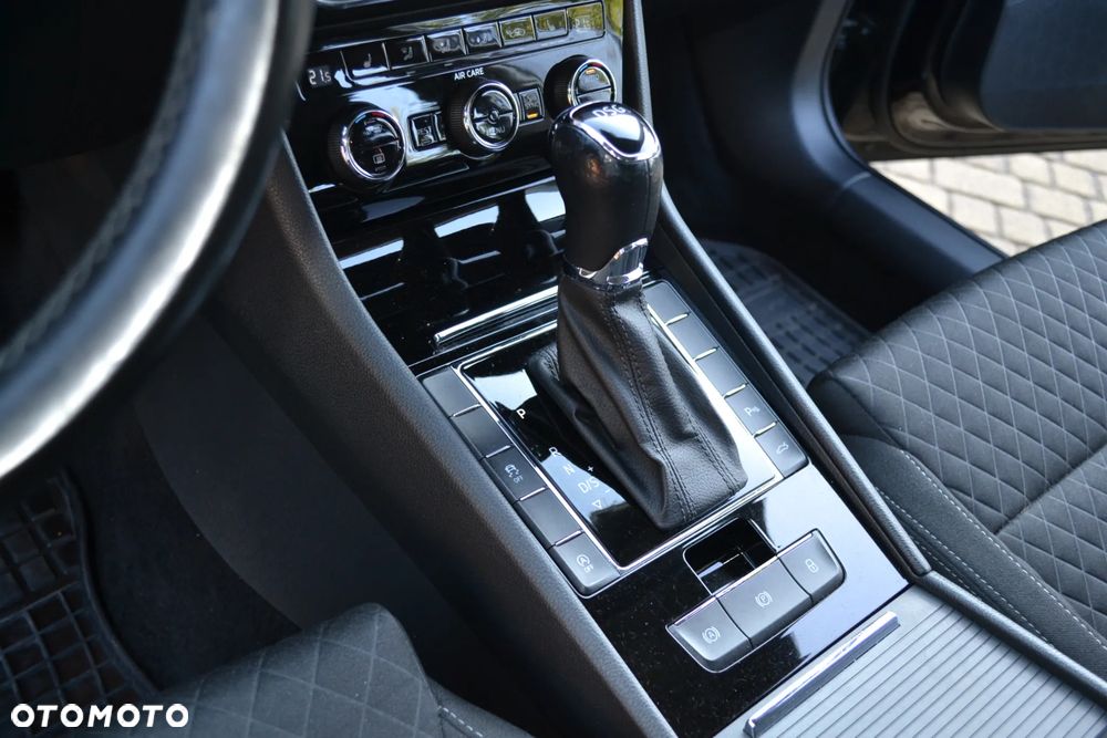 Skoda Superb 2.0 TDI DSG Style - 14