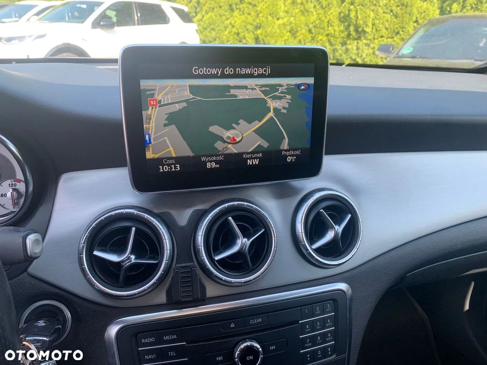 Mercedes-Benz CLA 180 7G-DCT AMG Line - 14