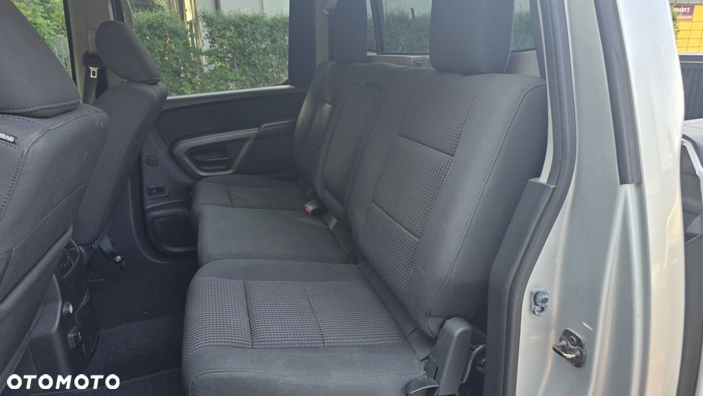 Nissan Titan 5.6 V8 LE Crew Cab - 20