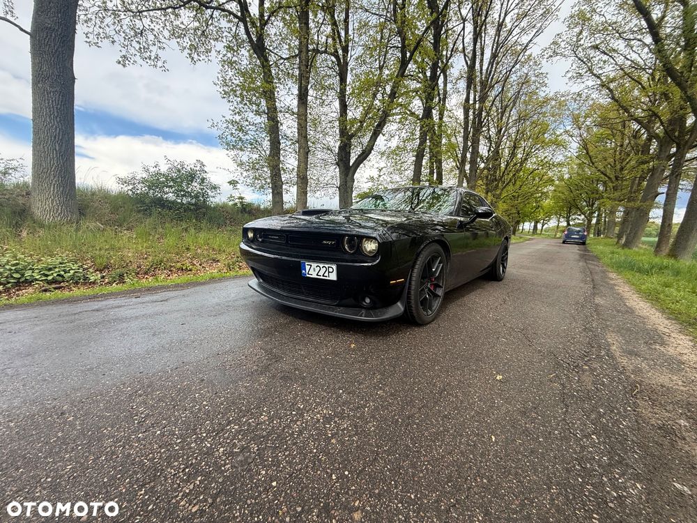Dodge Challenger - 11
