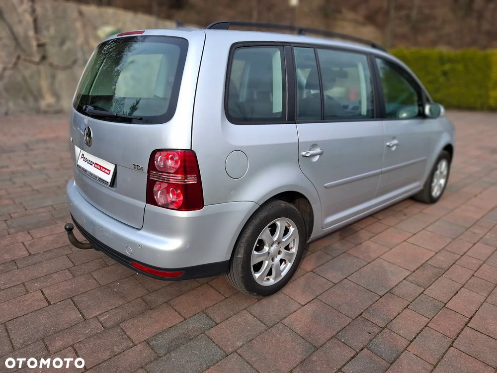 Volkswagen Touran 1.9 TDI DPF Highline - 5