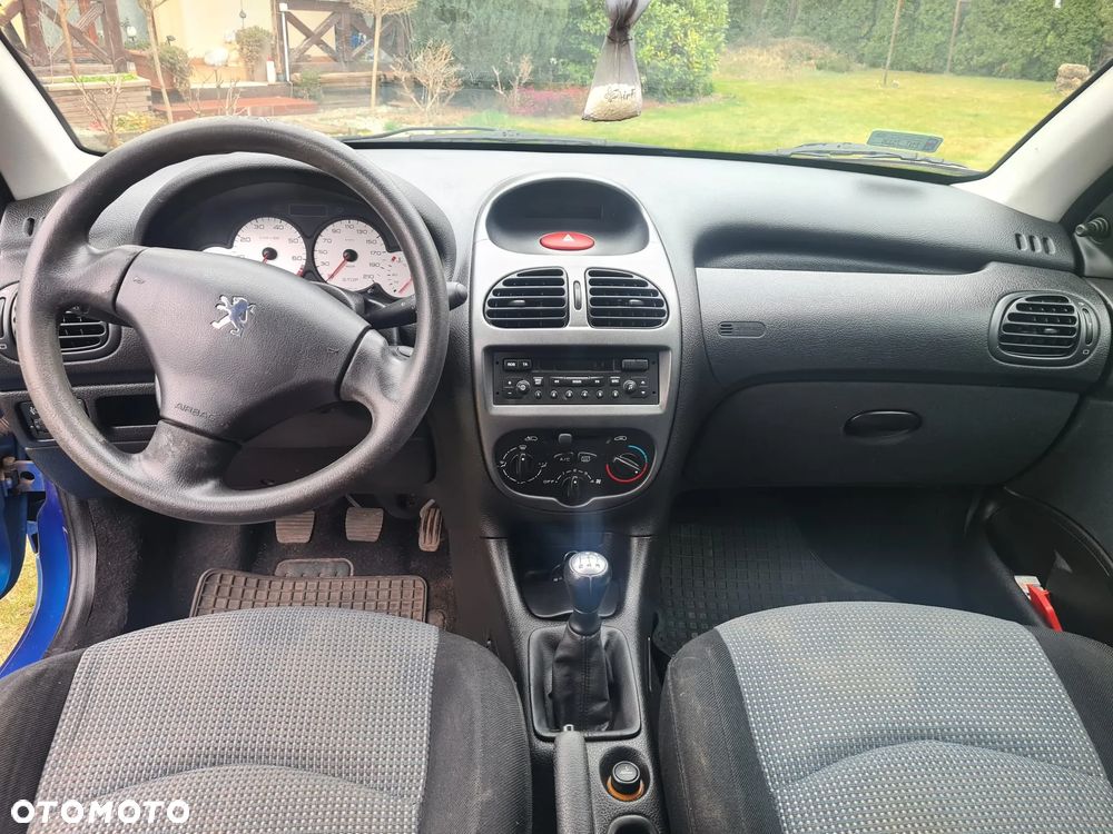 Peugeot 206 - 11