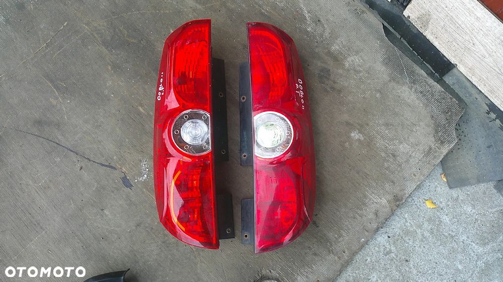 FIAT DOBLO II LAMPA TYLNA LEWA LUB PRAWA - 1