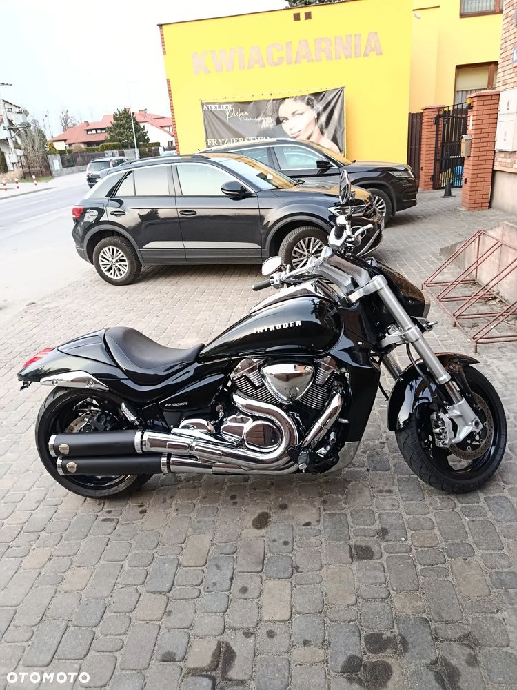 Suzuki Intruder - 1