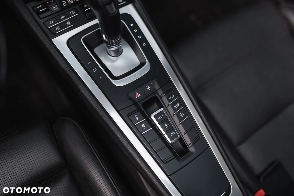 Porsche 911 Carrera S PDK - 20