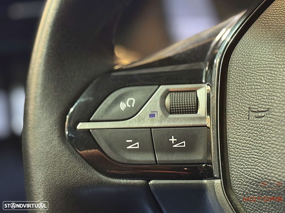 Peugeot 208 1.2 PureTech Allure Pack - 23