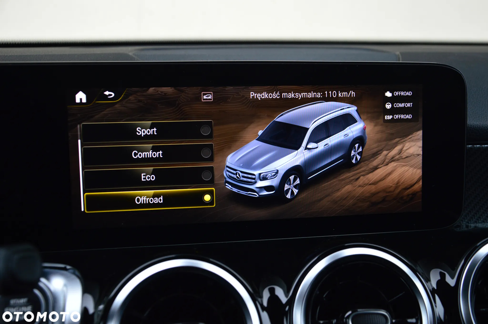 Mercedes-Benz GLB 200 4-Matic AMG Line 8G-DCT - 30