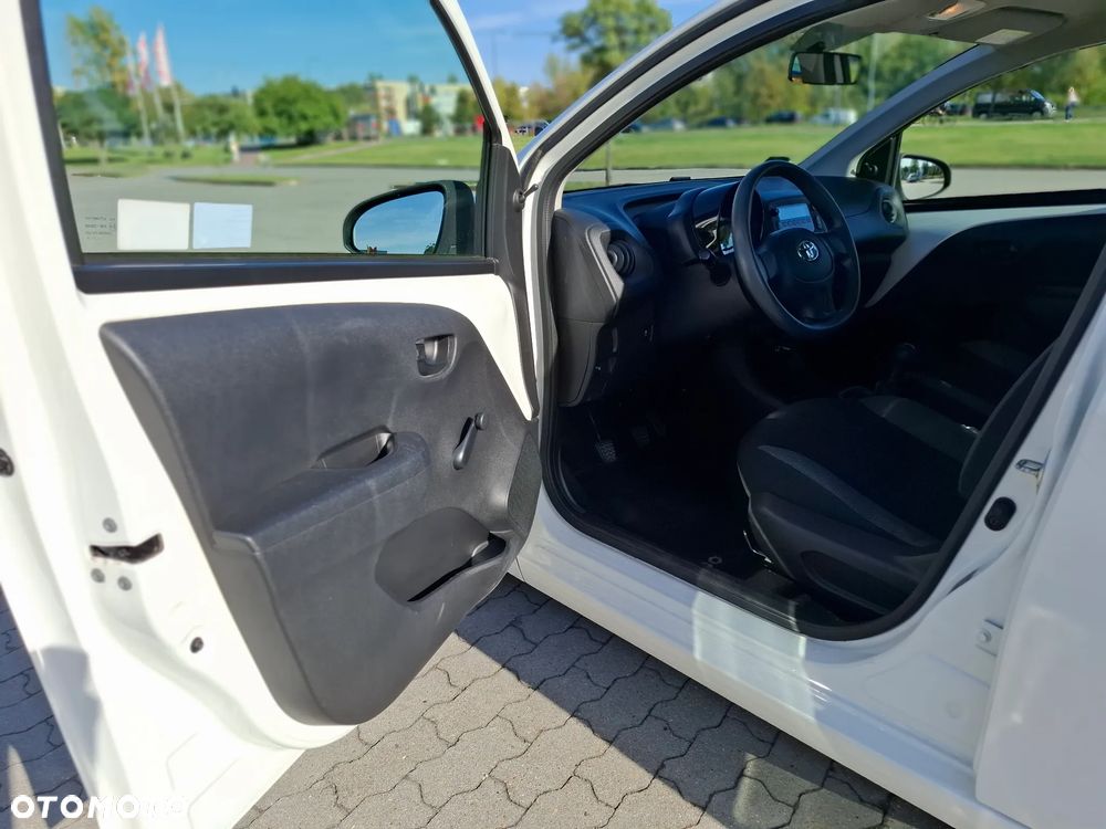 Toyota Aygo x - 10