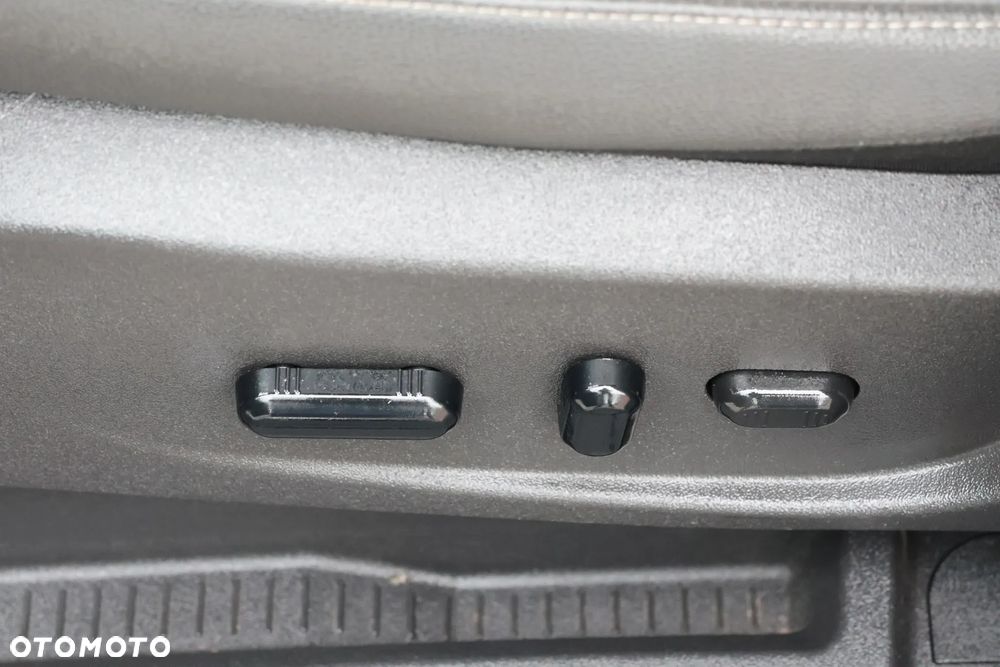 Ford Kuga 2.0 TDCi 4x4 Business Edition - 16