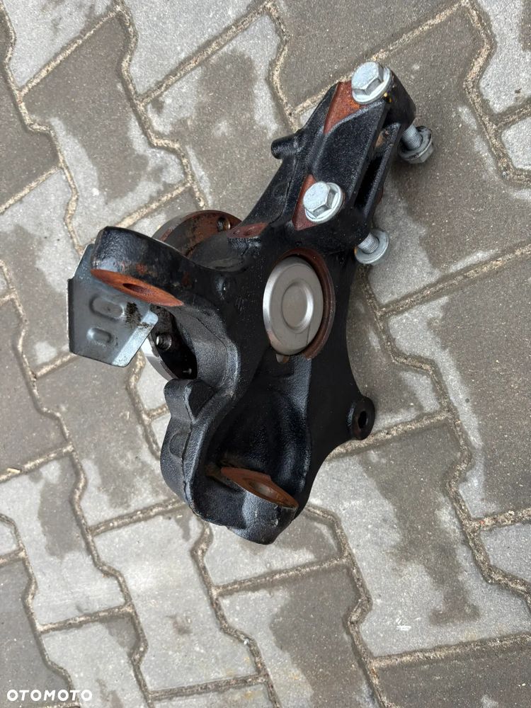 VW Crafter MB Sprinter W 906 zwrotnica koła prawa/ koło bliźniak - 2