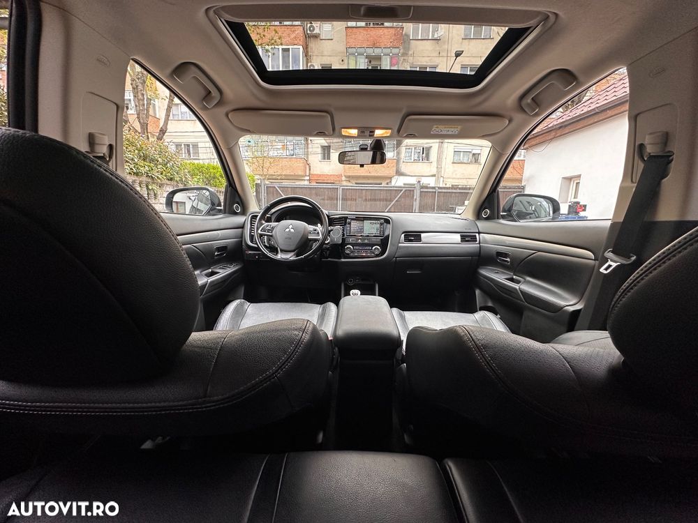 Mitsubishi Outlander - 7