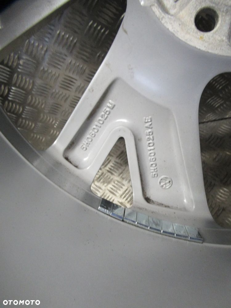 Koła Vw Golf VI VII VIII Caddy Jetta Passat 7,5Jx18 et51 5x112 7,4mm - 9