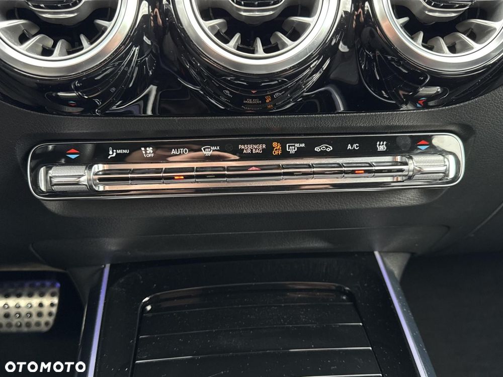 Mercedes-Benz EQA - 24