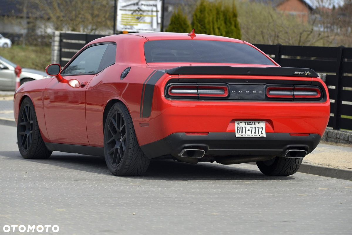 Dodge Challenger - 6