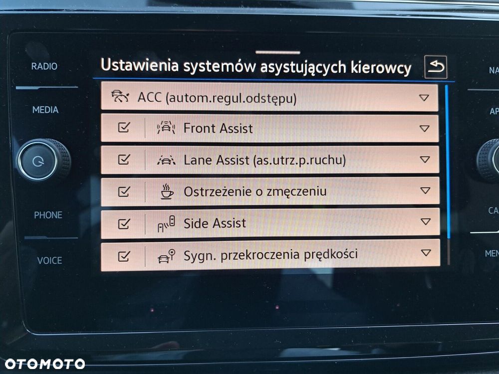 Volkswagen Touran - 35