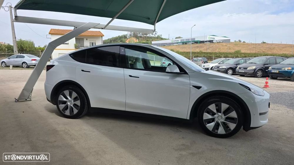 Tesla Model Y Long Range Dual Motor AWD - 4