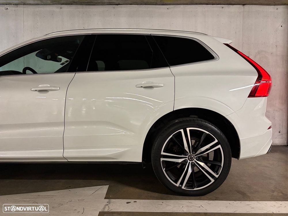 Volvo XC 60 2.0 T8 PHEV R-Design AWD - 16
