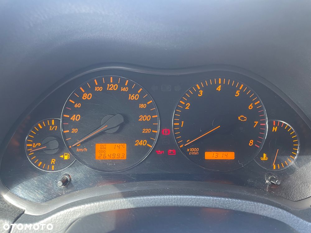 Toyota Avensis 2.0 VVT-i High - 15
