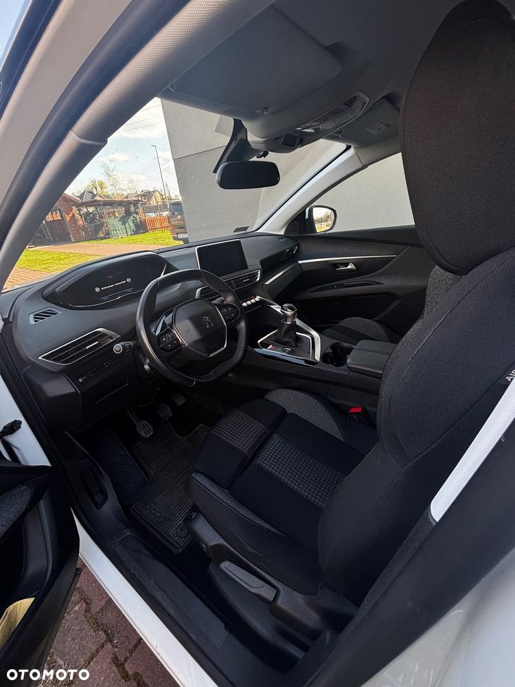 Peugeot 3008 1.2 PureTech GPF Active S&S - 14