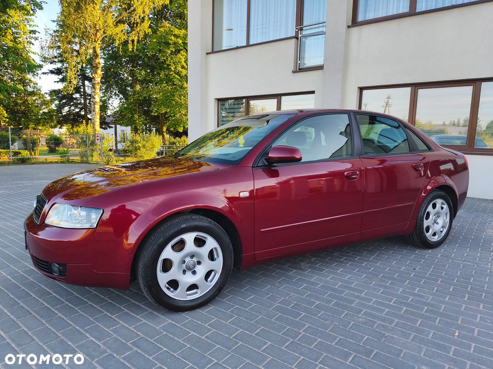 Audi A4 Limousine - 4