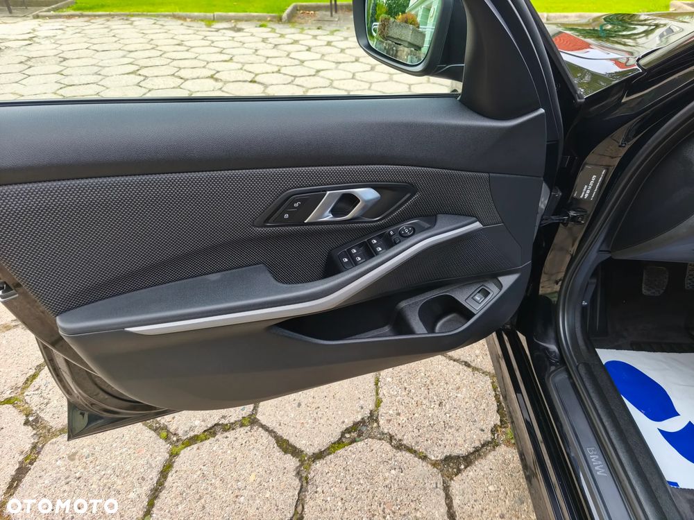 BMW Seria 3 318d Edition Luxury Line Purity - 11