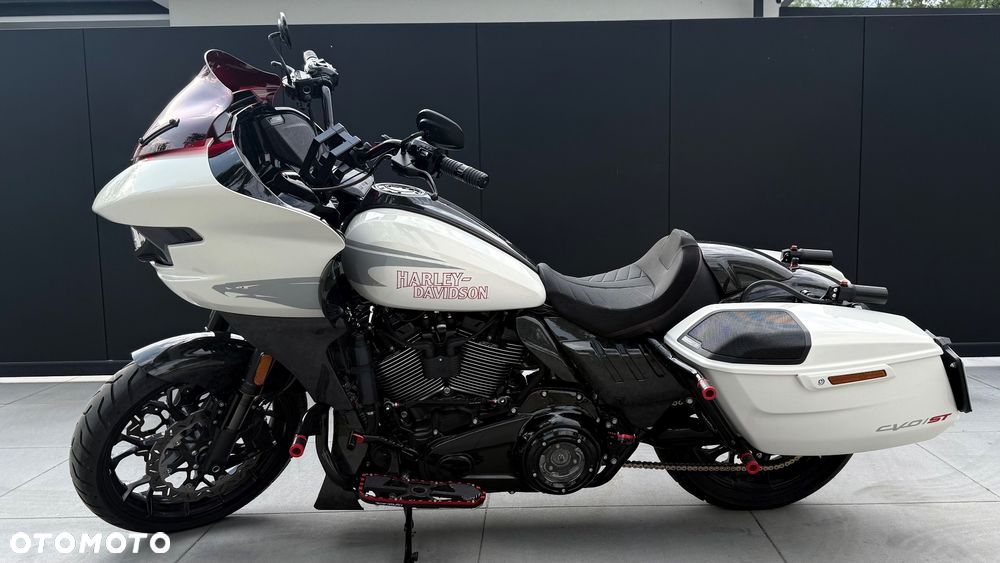 Harley-Davidson Touring Road Glide - 20