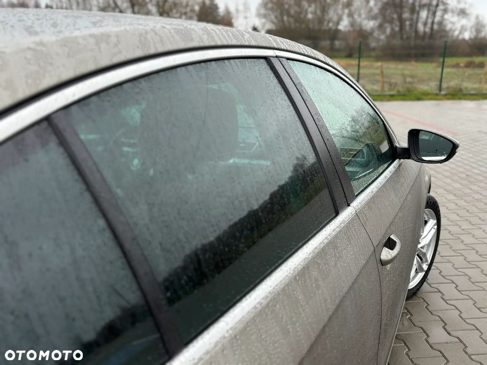 Volkswagen Passat - 8